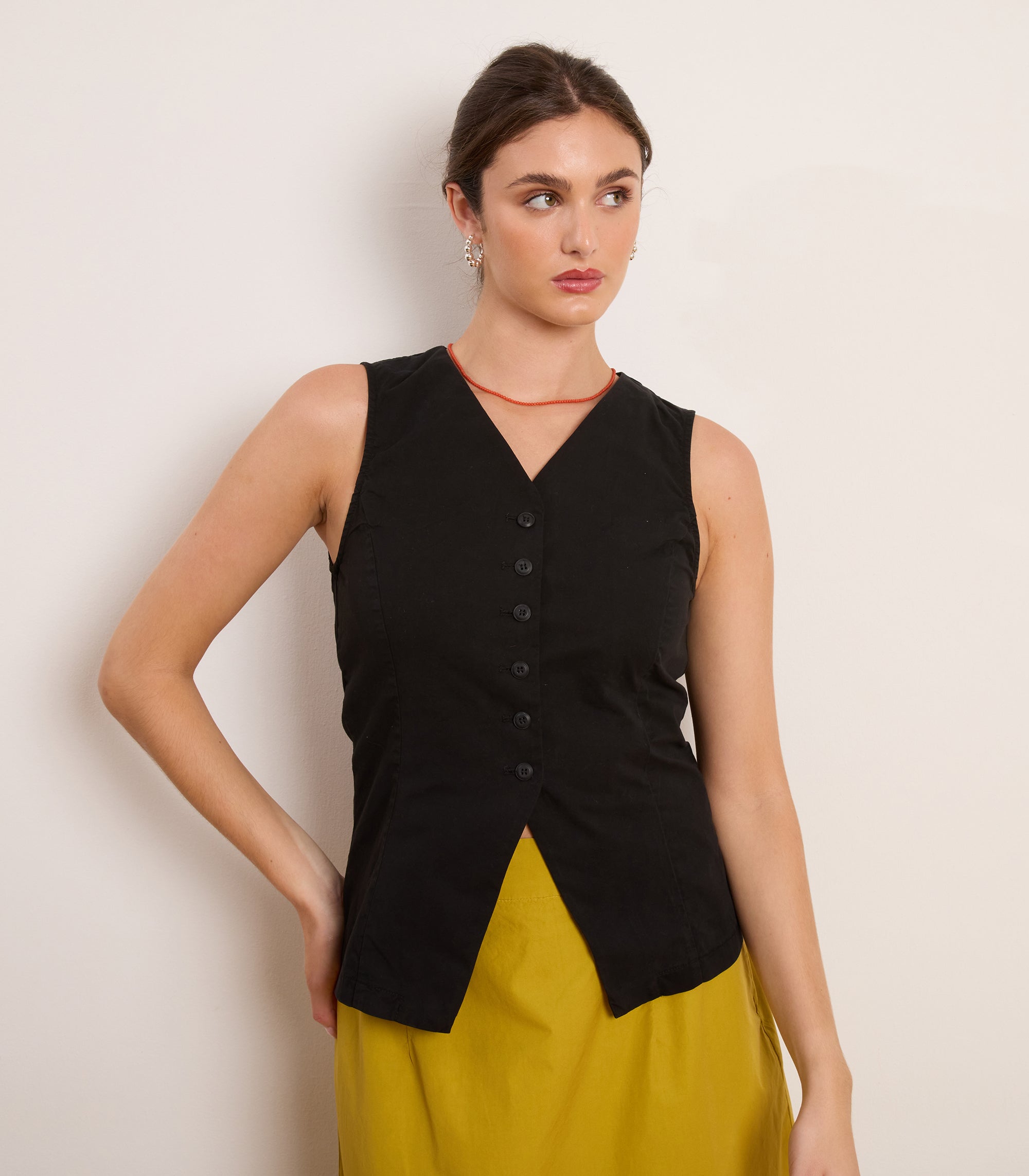 Laura Fitted V-Neck Vest - Black