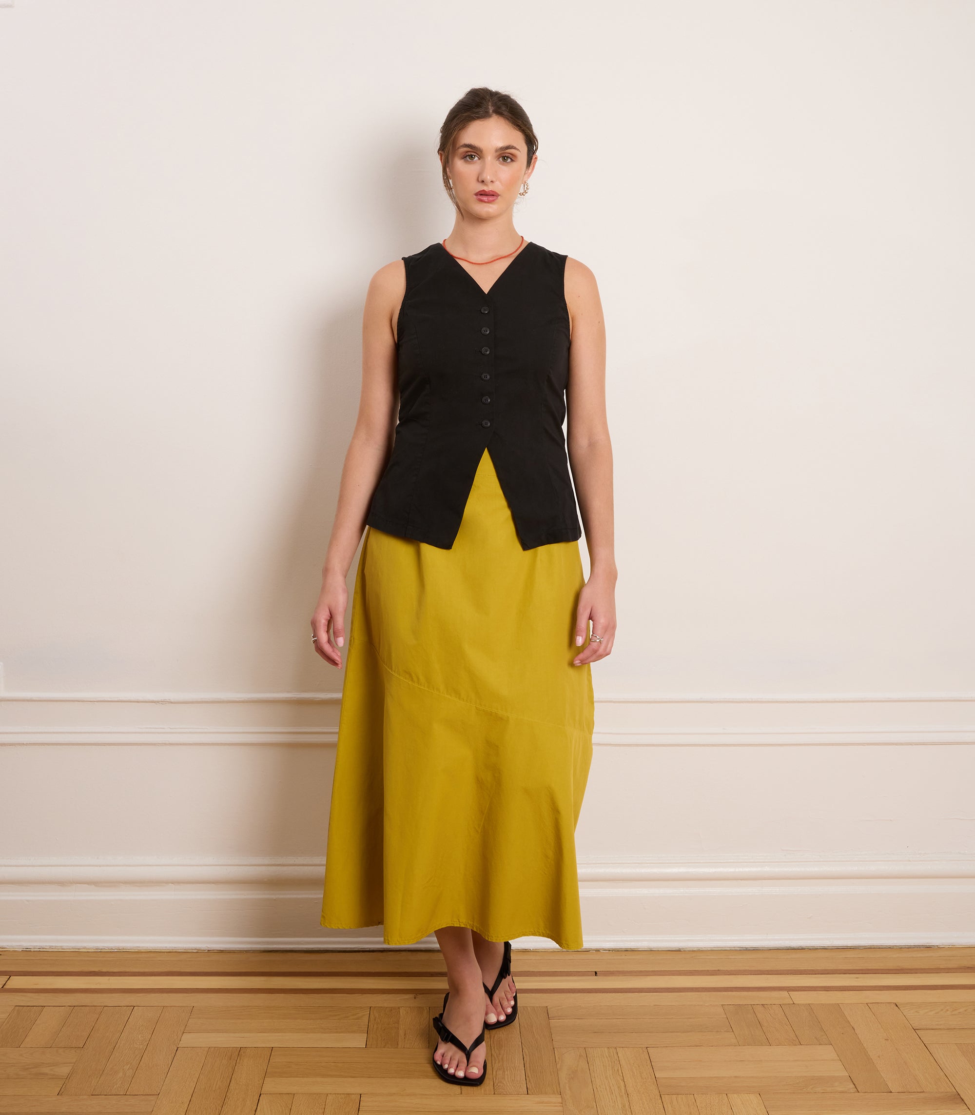 Laura Fitted V-Neck Vest - Black