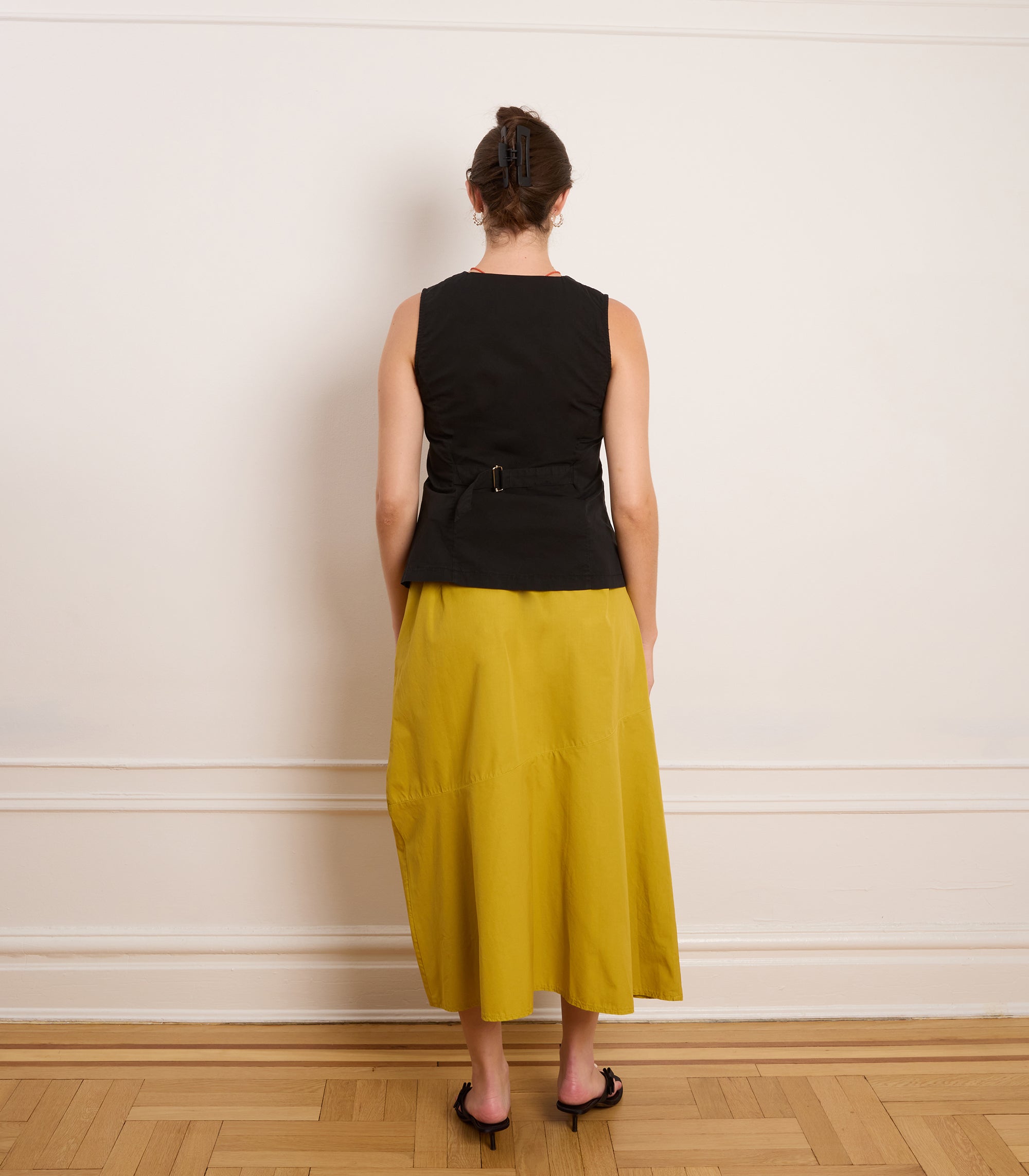 Laura Fitted V-Neck Vest - Black