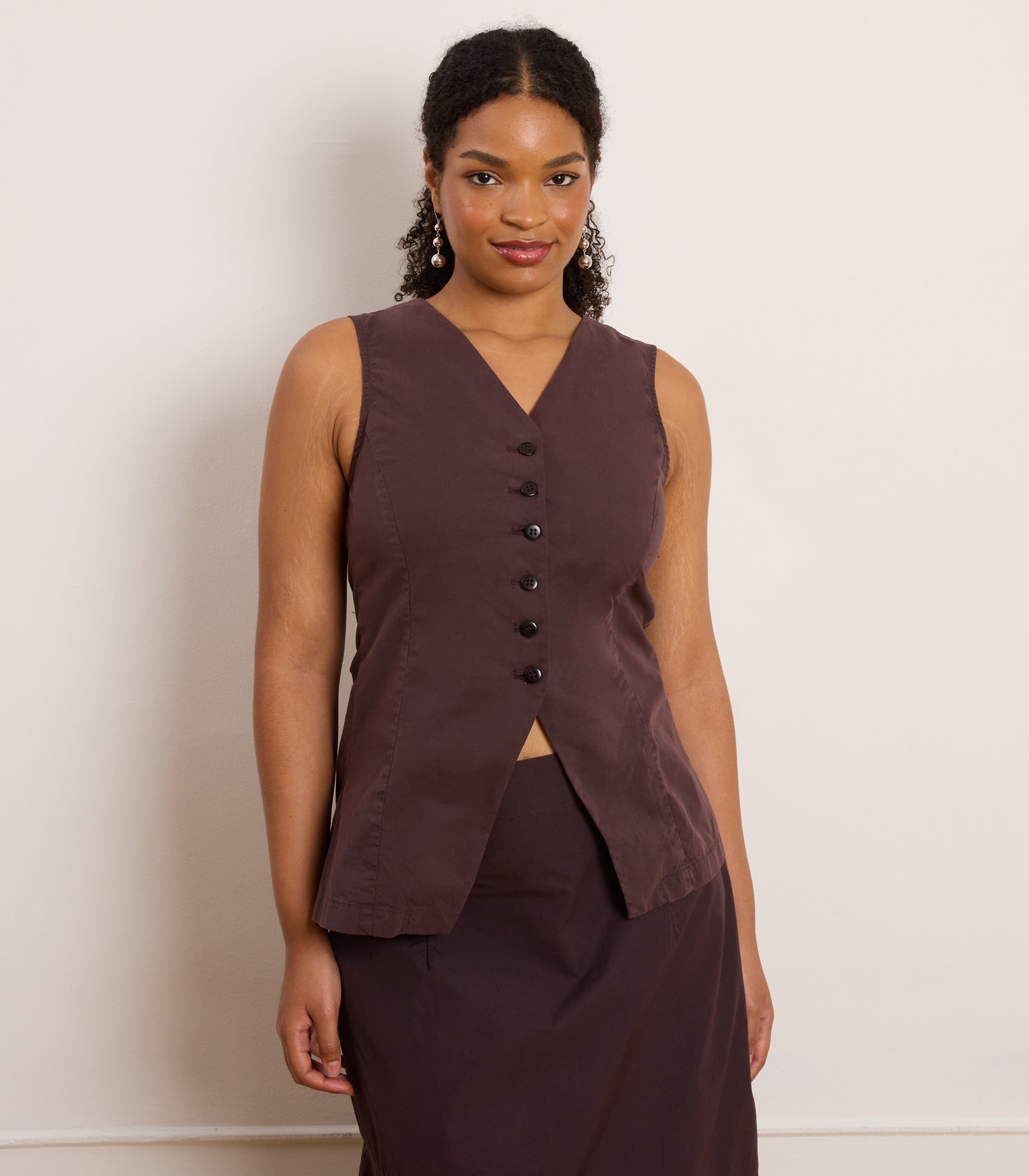 Laura Fitted V-Neck Vest - Dark Cocoa